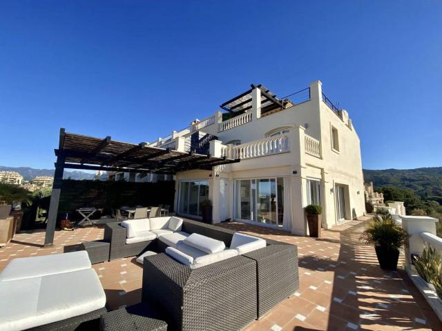 Casa adosada en Venta en Elviria
