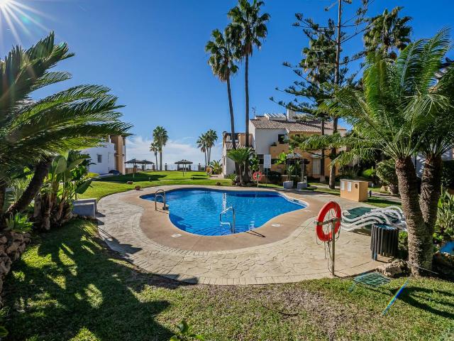 Casa adosada en Venta en Elviria