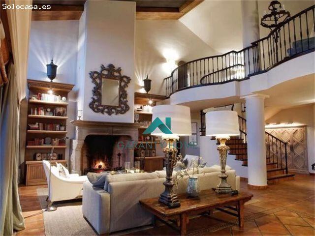 Casa adosada en venta en Elviria