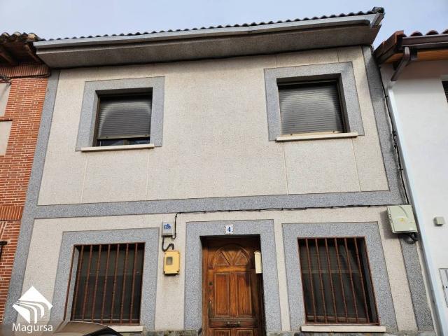 Casa adosada en Venta en El Casar