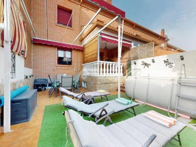 Casa adosada en Venta en El Casar