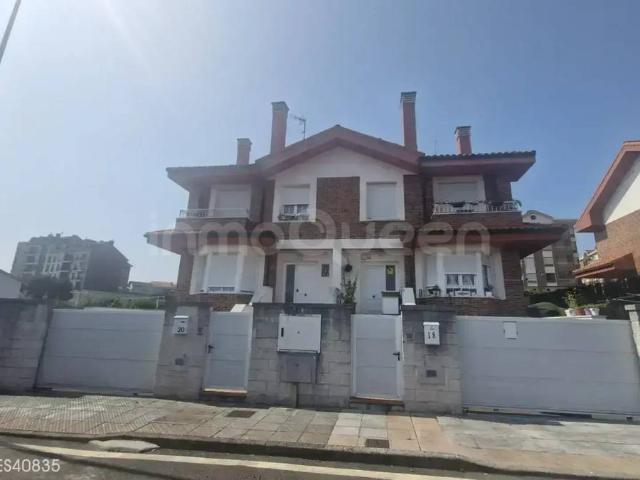 Casa adosada en Venta en El Berrón La Carrera