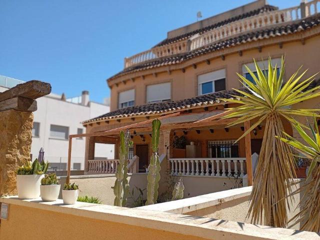 Casa adosada en Venta en El Edén
