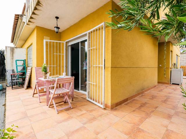 Casa adosada en Venta en El Esparragal
