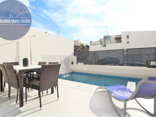 Casa adosada en Venta en El Hornillo