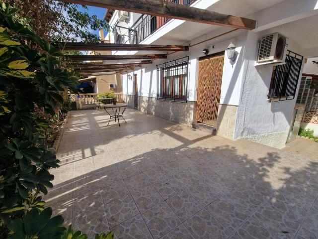 Casa adosada en Venta en El Hornillo