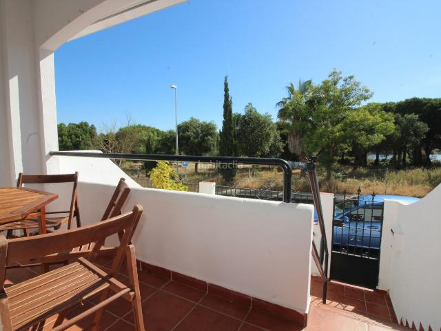 Casa adosada en venta en El Portil. Adosado en el Portil con piscina y garaje. Casas adosadas El.