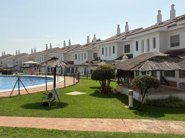 Casa adosada en venta en El Portil. Casa adosada en la playa de Nuevo Portil. Casas adosadas El.