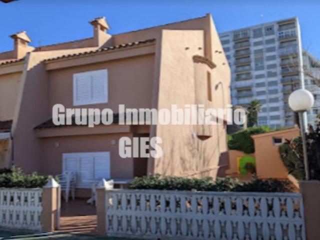 Casa adosada en Venta en El Perellonet