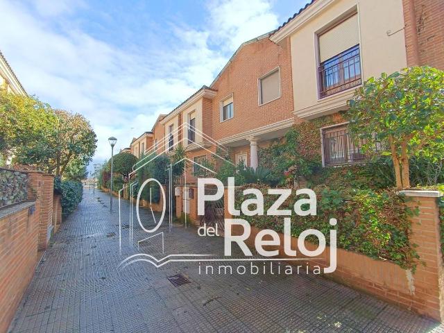 Casa adosada en Venta en El Pilar La Estación