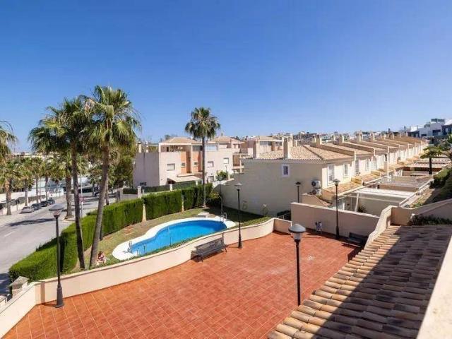 Casa adosada en Venta en El Pinar Palacio de Congresos