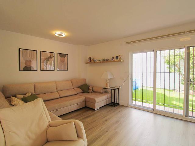 Casa adosada en Venta en El Romeral Peñón de Zapata