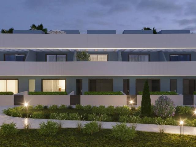 Casa adosada en Venta en El Raso