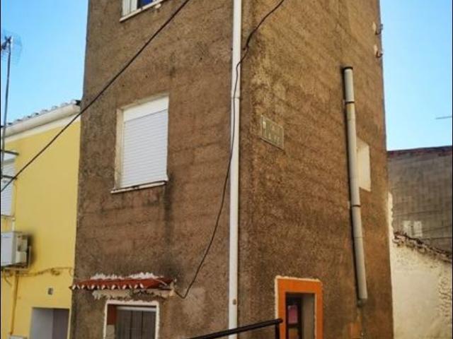 Casa adosada en Venta en Elche de la Sierra