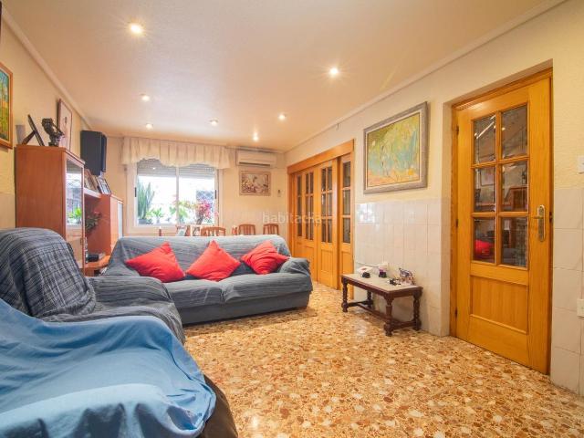 Casa adosada en venta en Elche Elx, Carrús Oeste. ¿Quieres vivir independiente en plena ciudad?. Casas adosadas Elche.