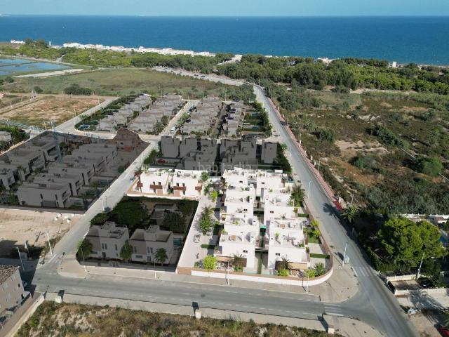 Casa adosada en venta en Elche Elx, La Marina. Fantásticas viviendas en la Marina. Casas adosadas Elche.