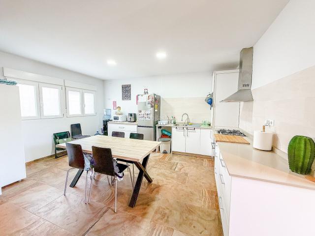 Casa adosada en venta en Elda, Plaza de Toros Avenida Chapí Trinquete. Casas adosadas.