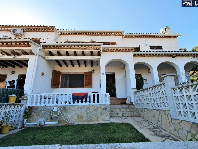 Casa adosada en Venta en Els Masos Els Garrofers