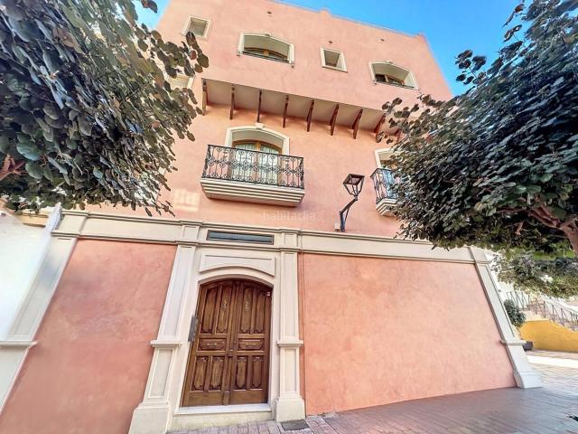 Casa adosada en venta en Estepona, Centro. Casa Adosada Señrial en el Centro de Estepona. Casas adosadas.