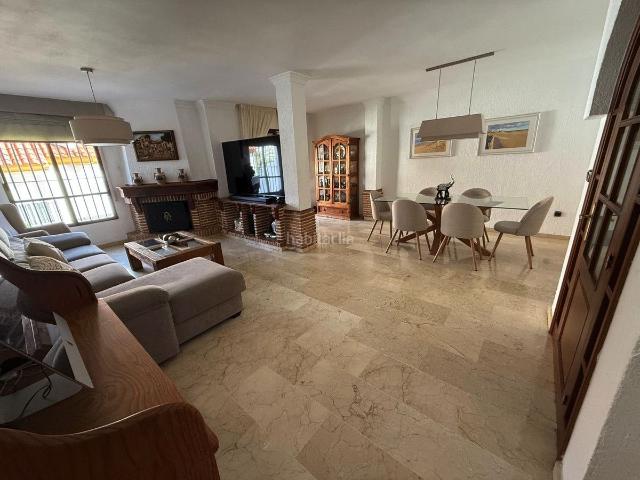 Casa adosada en venta en Estepona, Centro. Casas adosadas.