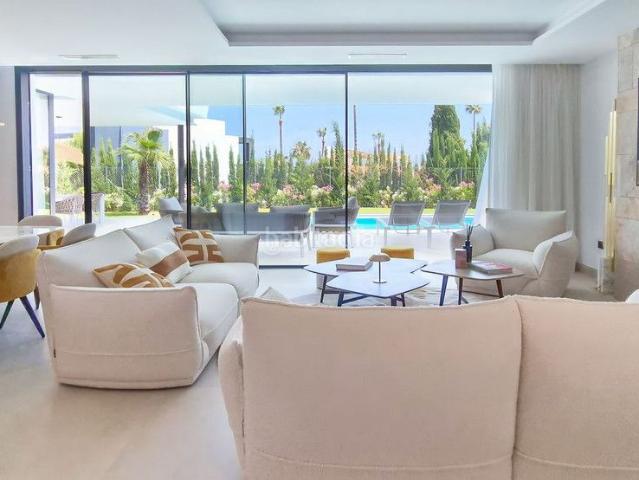 Casa adosada en venta en Estepona, Centro. Casas adosadas.