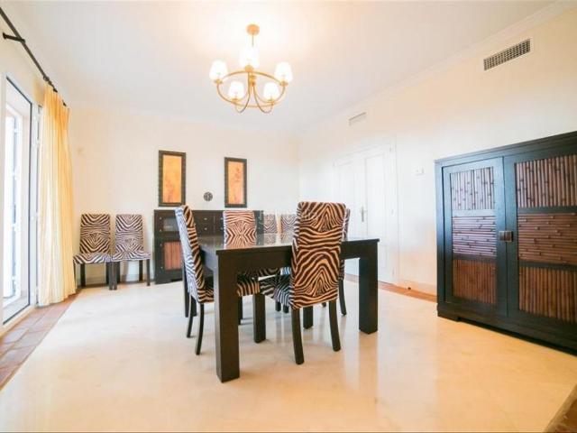 Casa adosada en venta en Estepona, Centro. Casas adosadas.