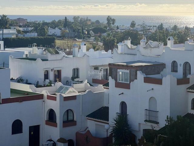 Casa adosada en venta en Estepona, Bel Air. Casa adosada en venta ? Water Gardens, Bel Air, Estepona Casa adosada en excelente estado situada en la consolidada urbanización W. Casas adosadas.