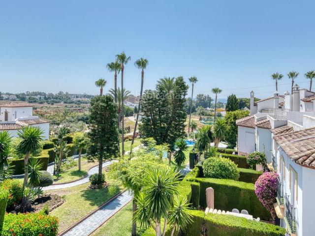 Casa adosada en venta en Estepona, Bel Air. Casas adosadas.