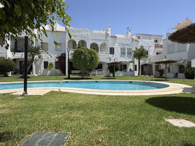 Casa adosada en venta en Estepona, Bel Air. Casas adosadas.