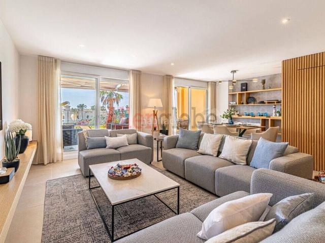 Casa adosada en venta en Estepona, Buenas Noches. Excelente oportunidad. Tu vivienda en Estepona. Casas adosadas.