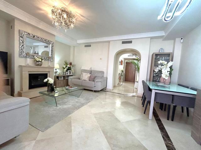 Casa adosada en venta en Estepona, Guadalobón. Magnífica vivienda en la exclusiva zona Oeste de Estepona. Casas adosadas.