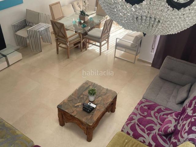 Casa adosada en venta en Estepona, El Velerín. Casa adosada situada en una urbanización en primera línea de playa, Nueva Milla de Oro, Estepona. Casas adosadas.