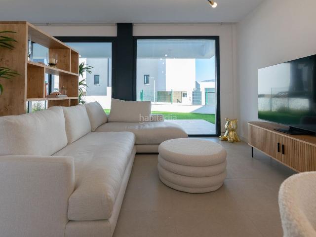 Casa adosada en venta en Estepona, Nueva Atalaya. Casas adosadas.