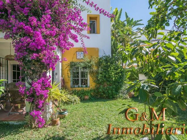 Casa adosada en venta en Estepona, Nueva Atalaya. Casas adosadas.