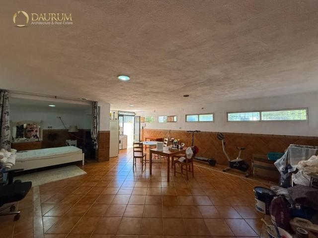Casa adosada en venta en Estepona, Nueva Atalaya. MARAVILLOSA OPORTUNIDAD CHALET ADOSADO DE 3 HABITACIONES EN ESTEPONA, CON VISTAS A LA MONTAÑA. Casas adosadas.