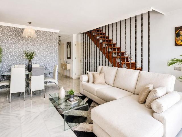 Casa adosada en venta en Estepona, Seghers. Exclusiva Casa Adosada con Vistas Panorámicas al Mar en Estepona. Casas adosadas.