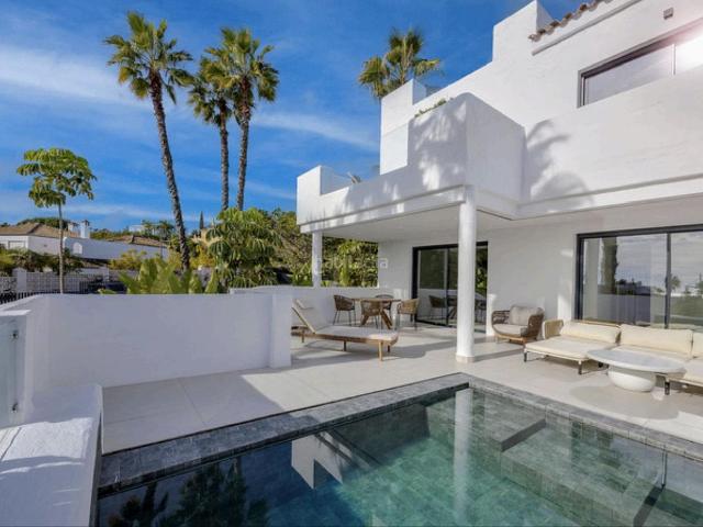 Casa adosada en venta en Estepona, Paraiso Barronal. Casas adosadas.