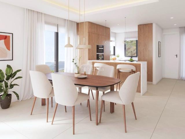 Casa adosada en venta en Estepona, Valle Romano Golf. Adosado de 4 dormitorios y 3 baños con vistas al mar. Valle Romano, Estepona. Casas adosadas.