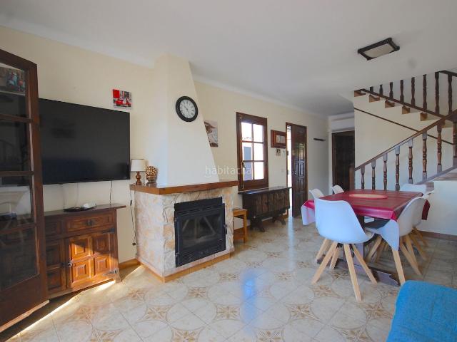 Casa adosada en venta en Escala L´, Riells Costa Brava. CASA A 800M DE LA PLATJA con licencia turística. Casas adosadas Escala.