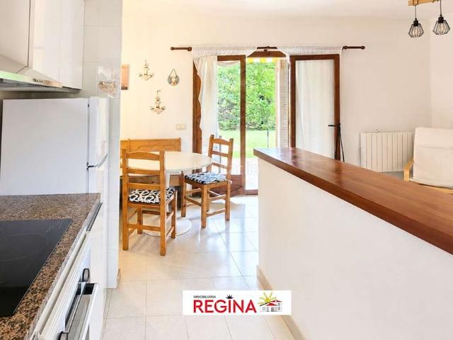 Casa adosada en venta en Escala L´, Riells Costa Brava. Casa adosada con piscina y licencia turística, cerca de playa y comercios. Casas adosadas Escala.