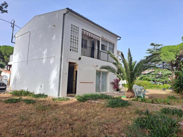 Casa adosada en venta en Escala L´, Riells Costa Brava. Casas adosadas Escala.