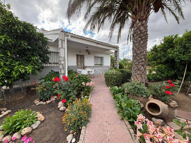 Casa adosada en Venta en Escalona