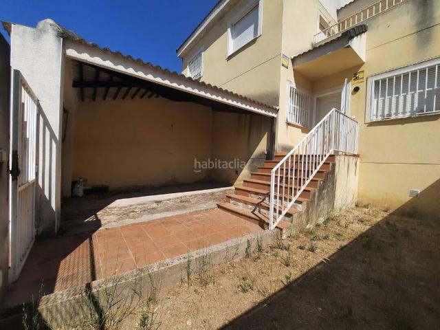 Casa adosada en venta en Escalona. ADOSADO A ESTRENAR EN CENTRO URBANO EN ESCALONA. Casas adosadas.