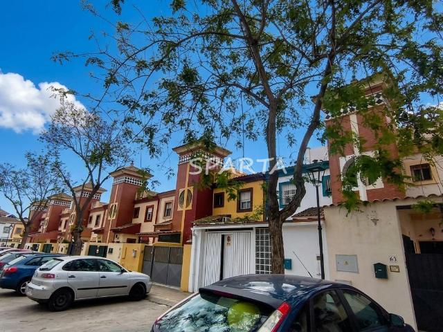 Casa adosada en venta en Espartinas, Espartinas Pueblo. ¡Fantástica adosada en en Espartinas!. Casas adosadas.
