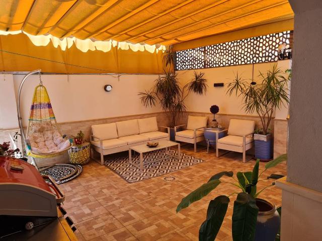 Casa adosada en Venta en Espartinas Pueblo