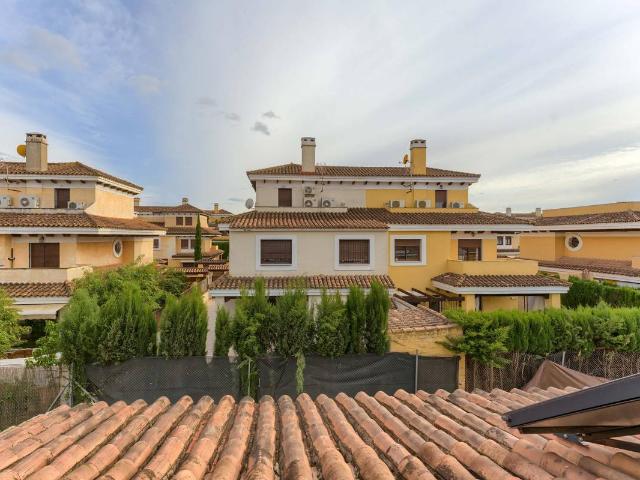 Casa adosada en Venta en Espartinas Pueblo