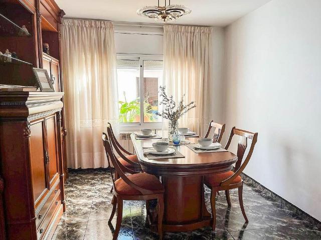 Casa adosada en venta en Esparreguera, de 95 m² 3 habitaciones por 285.000