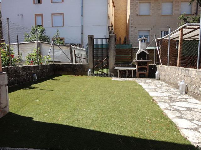 Casa adosada en venta en Espejón. CASA CON JARDIN Y GARAJE EN ESPEJON SORIA. Casas adosadas.