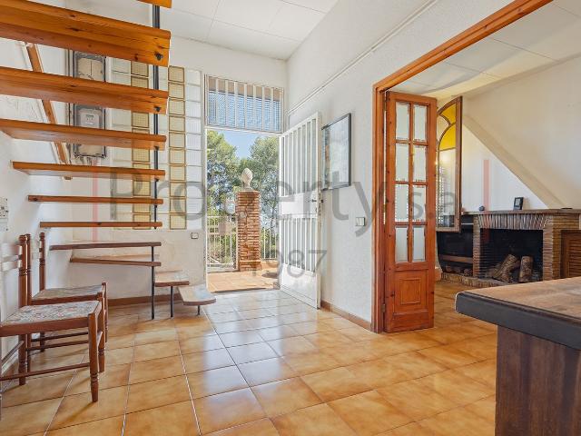 Casa adosada en venta en Esplugues de Llobregat, Finestrelles. Casas adosadas Esplugues de.
