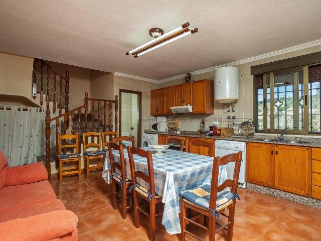 Casa adosada en venta en Fortuna. Chalet y cueva en Fortuna. Casas adosadas.